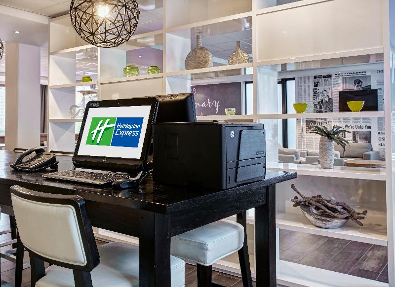 Holiday Inn Express Amsterdam Schiphol - Genel