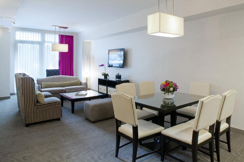 Royalton Park Avenue - Oda