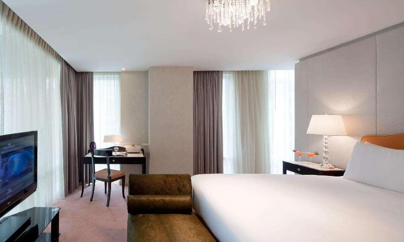 Royalton Park Avenue - Oda