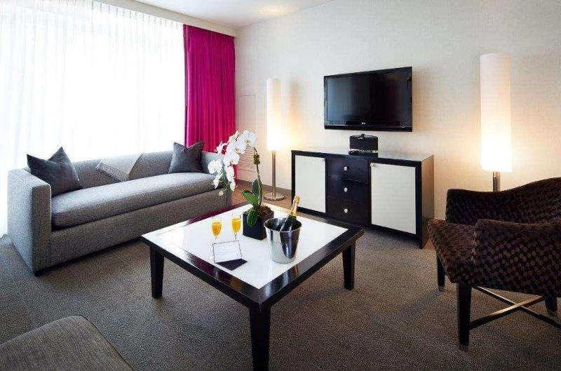 Royalton Park Avenue - Oda