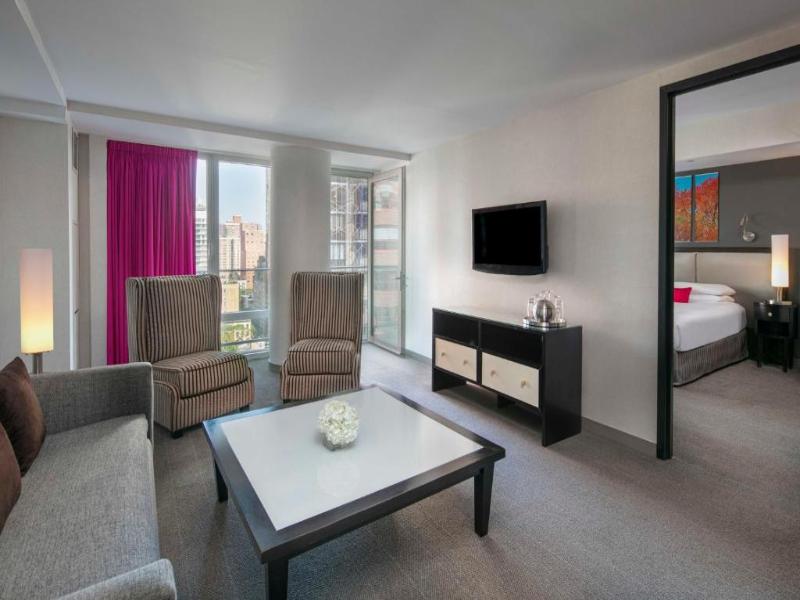 Royalton Park Avenue - Oda
