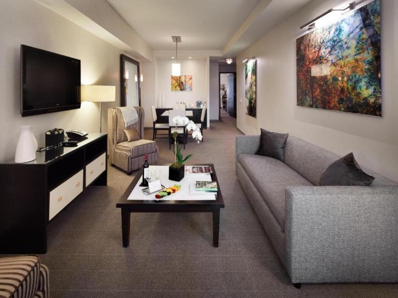 Royalton Park Avenue - Oda