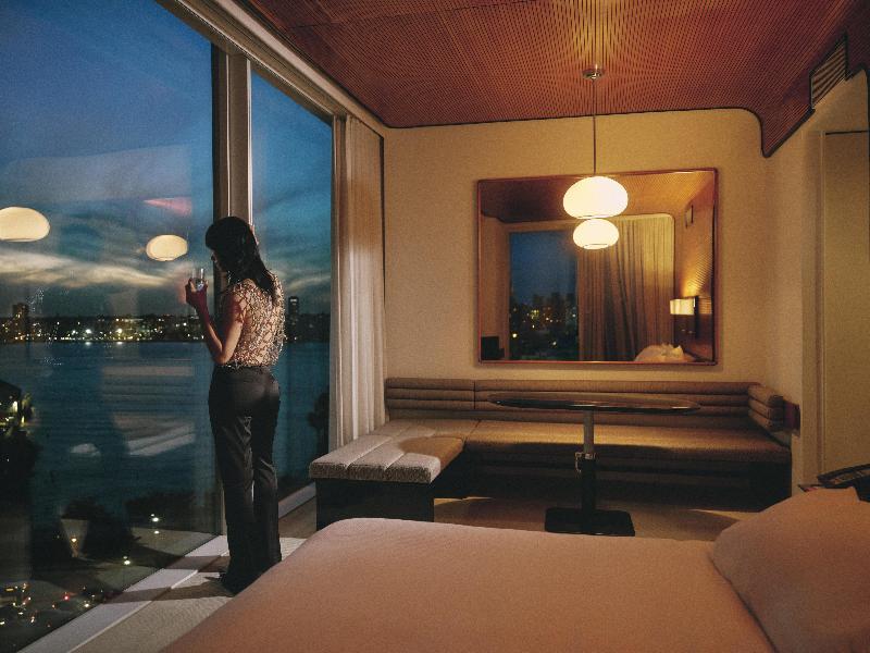The Standard, High Line - Genel