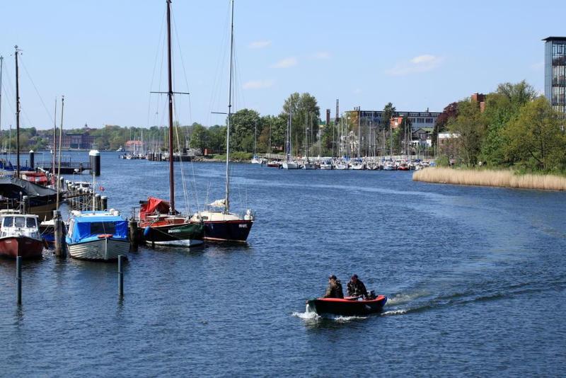 Am Segelhafen - Genel