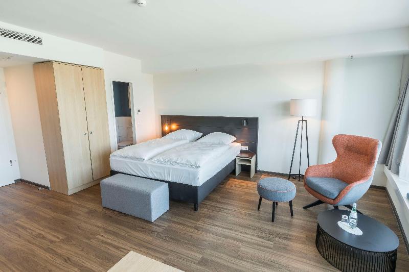 Premier Inn Würzburg Hotel - Oda
