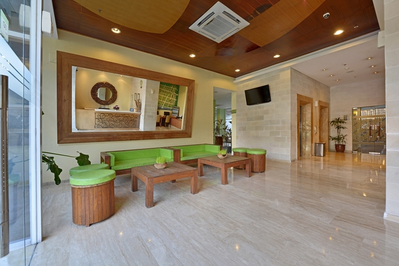 Whiz Hotel Malioboro Yogyakarta - Lobi