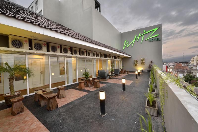 Whiz Hotel Malioboro Yogyakarta - Teras