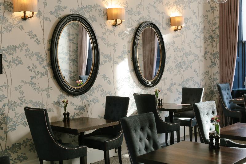 Nira Caledonia - Restoran