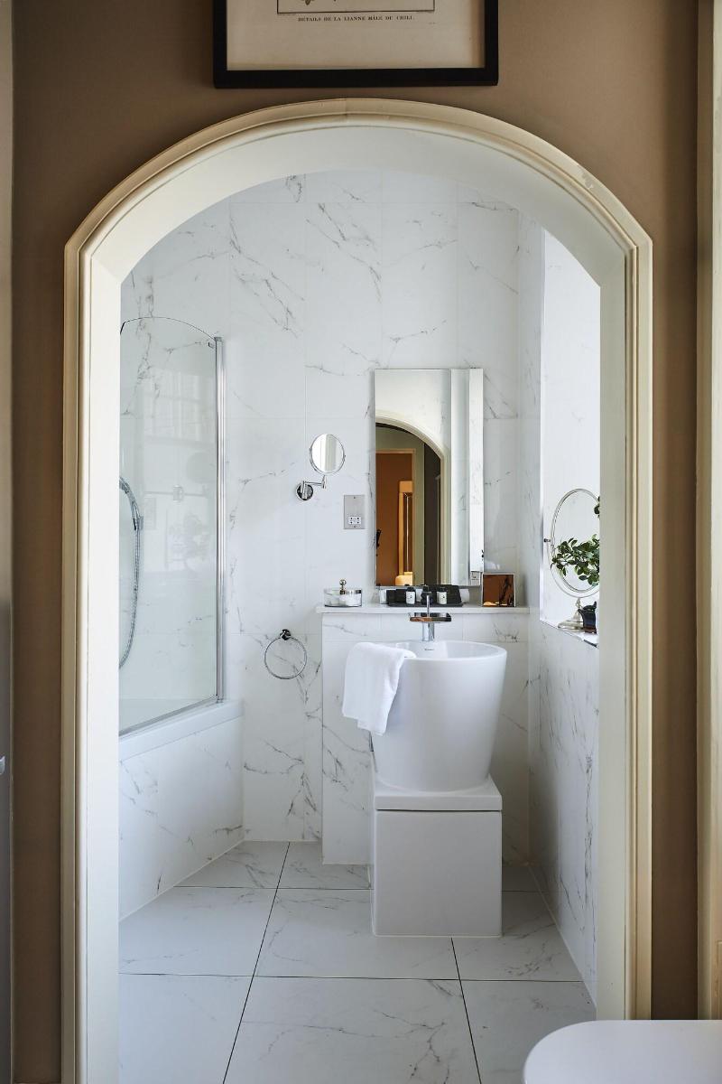The Cairn Lodge & Hotel - Oda