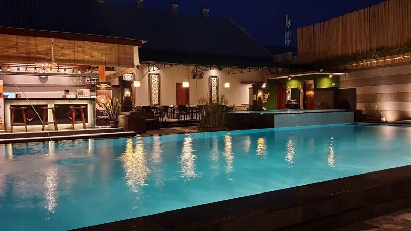 The Banyumas Residence - Havuz