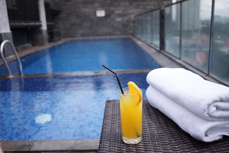 Liberta Hotel Kemang - Havuz