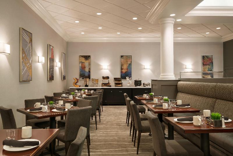 Crowne Plaza Englewood, an IHG Hotel - Restoran