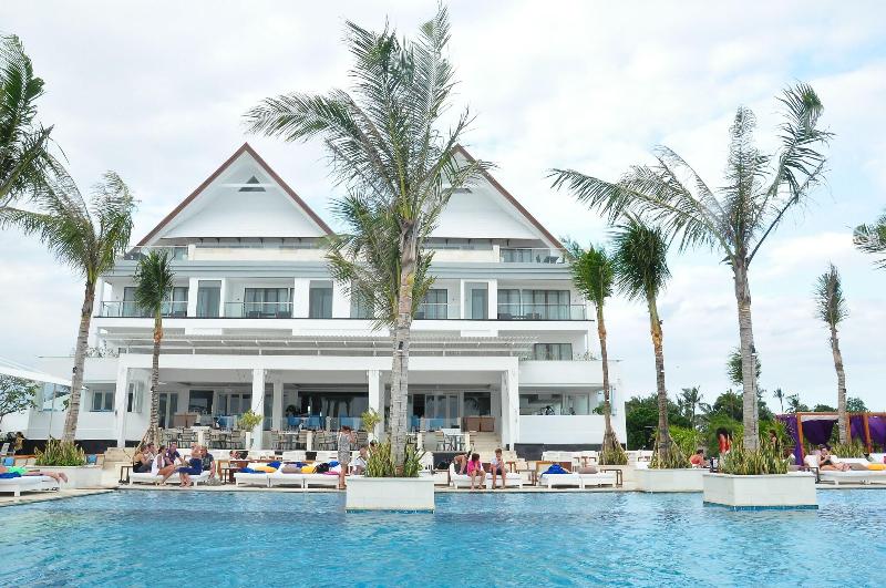 Lv8 Resort Hotel Canggu Bali - Havuz