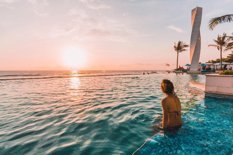 Lv8 Resort Hotel Canggu Bali - Havuz