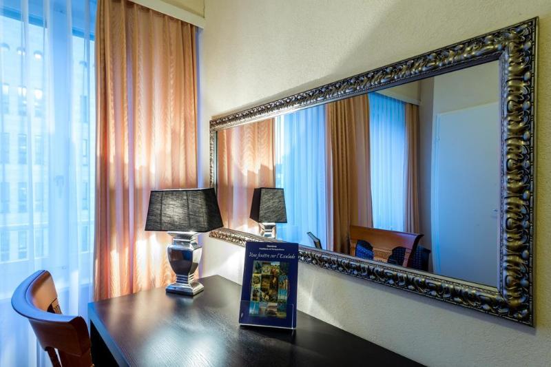 Hotel Century - Genel