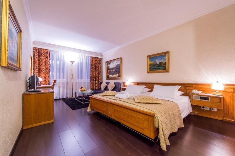 Hotel Century - Genel