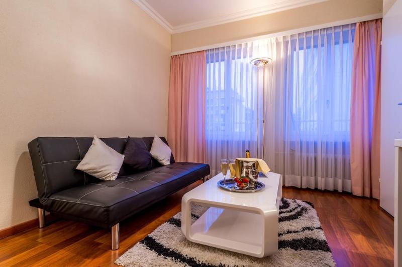 Hotel Century - Genel