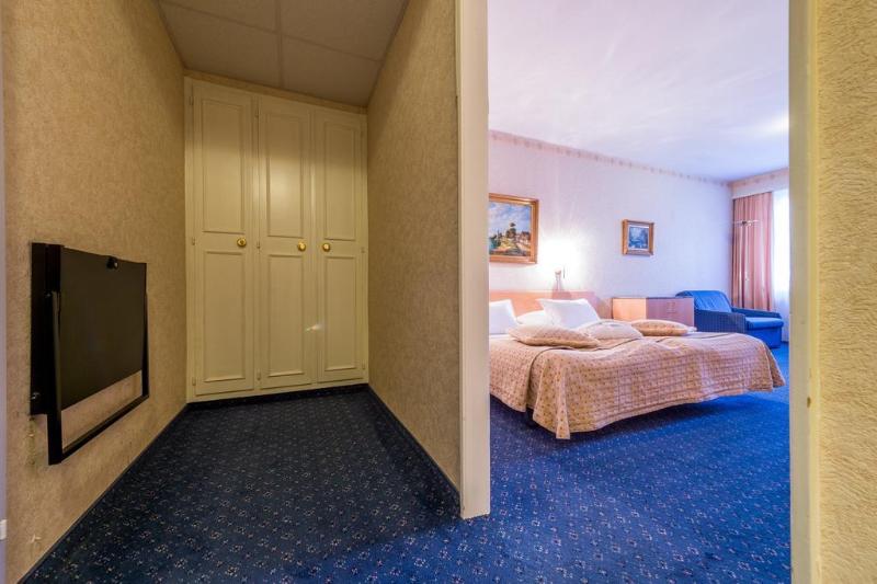 Hotel Century - Genel