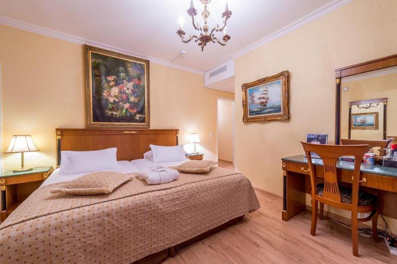 Hotel Century - Genel