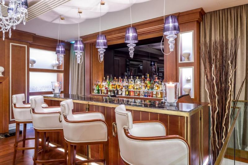 Hotel Century - Genel
