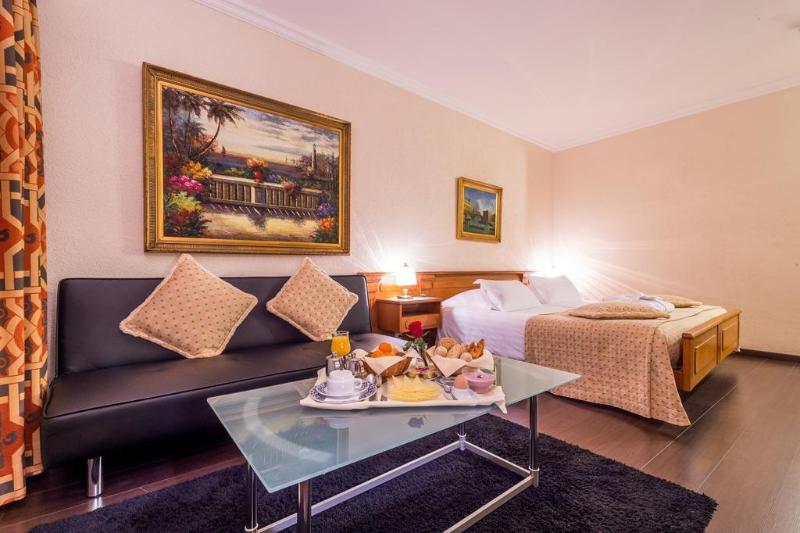 Hotel Century - Genel