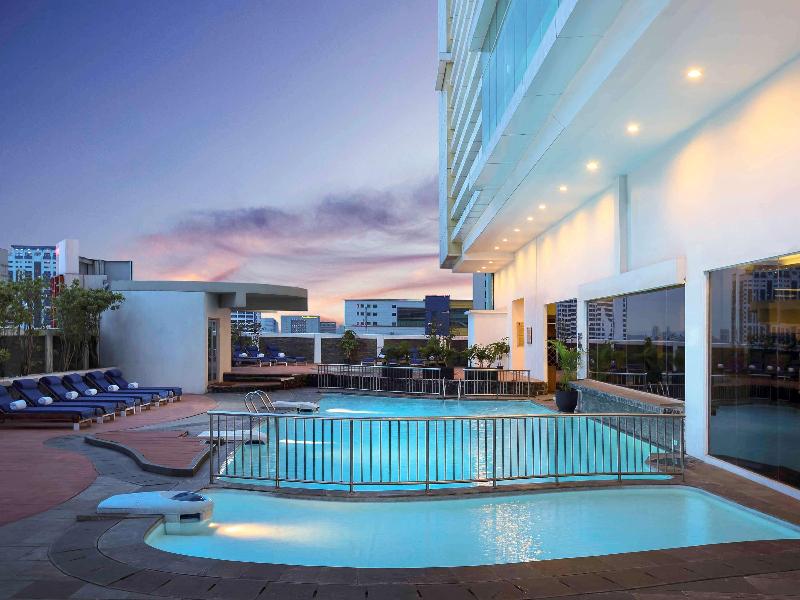 Novotel Jakarta Gajah Mada - Havuz