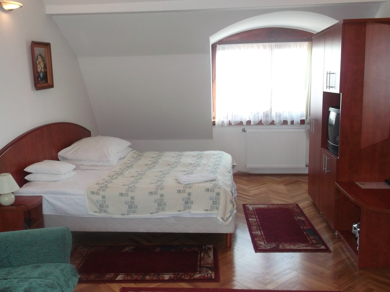 Helios Hotel Pension - Oda