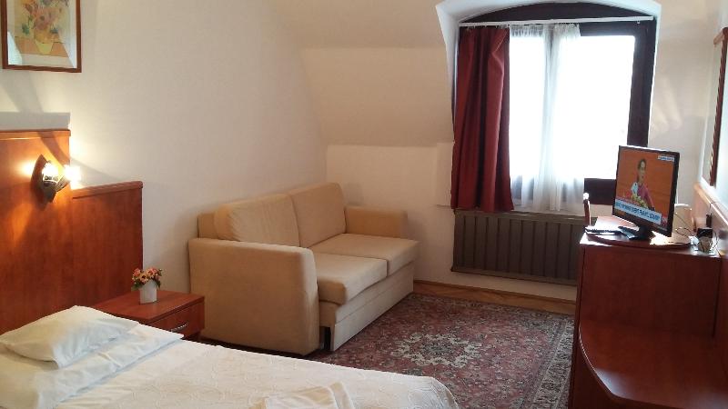 Helios Hotel Pension - Oda