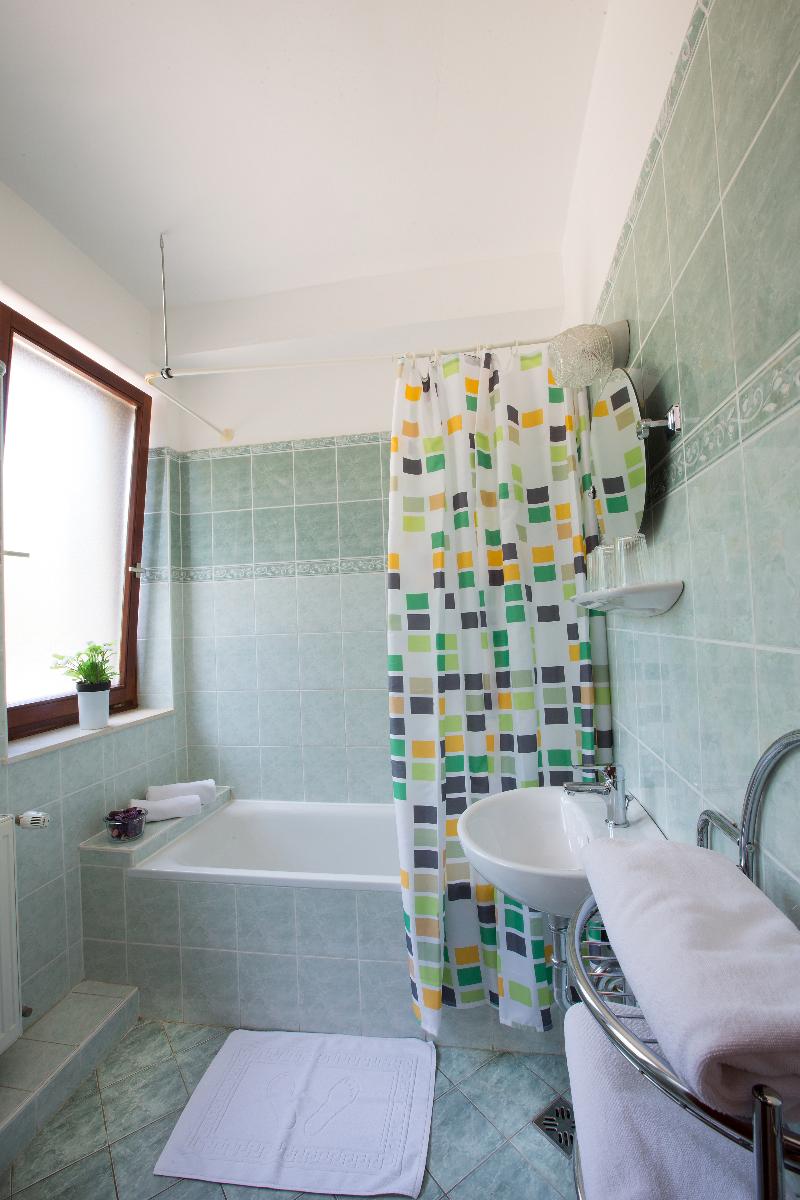 Helios Hotel Pension - Oda