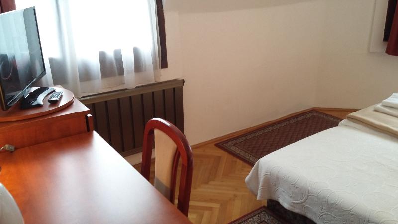 Helios Hotel Pension - Oda