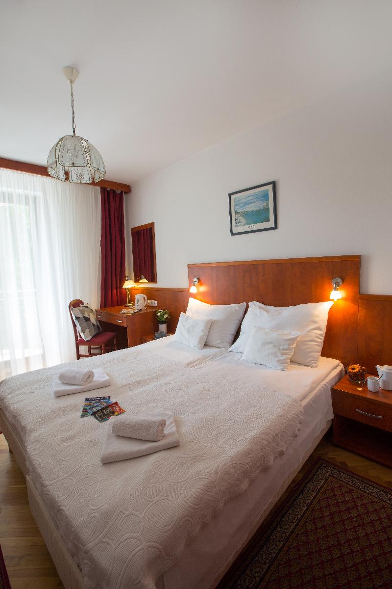 Helios Hotel Pension - Oda