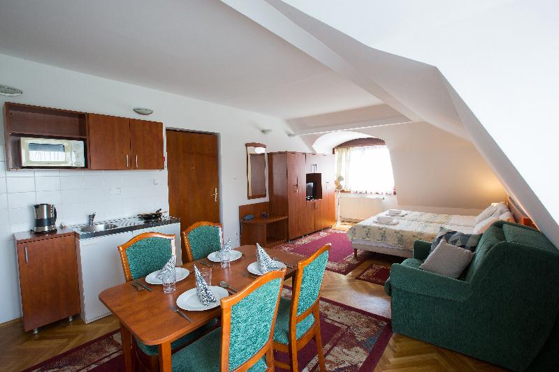 Helios Hotel Pension - Oda