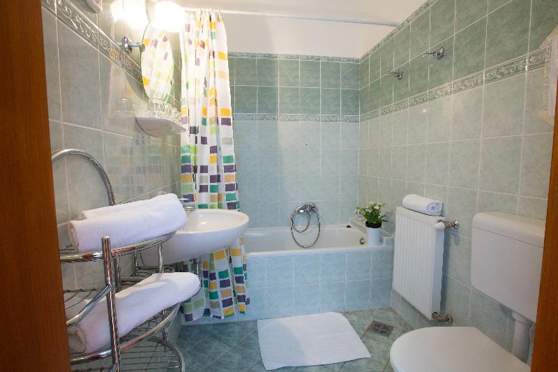 Helios Hotel Pension - Oda