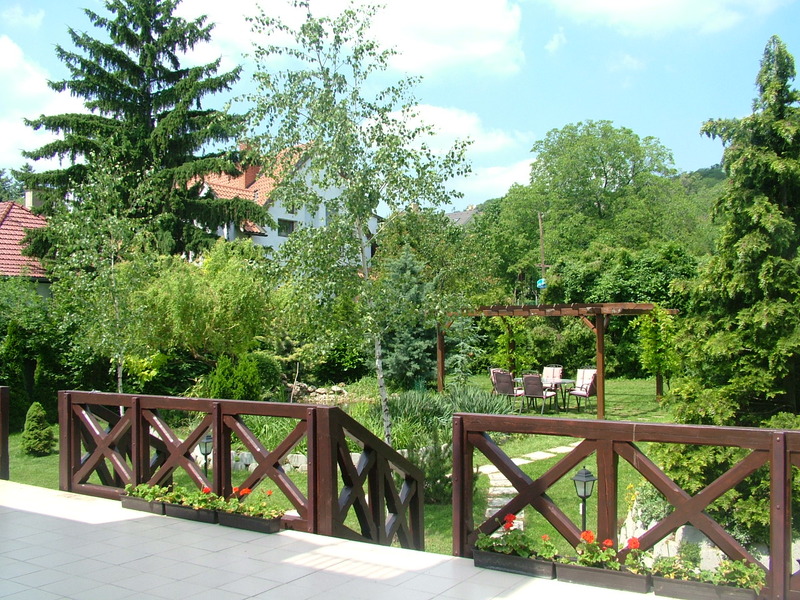 Helios Hotel Pension - Teras