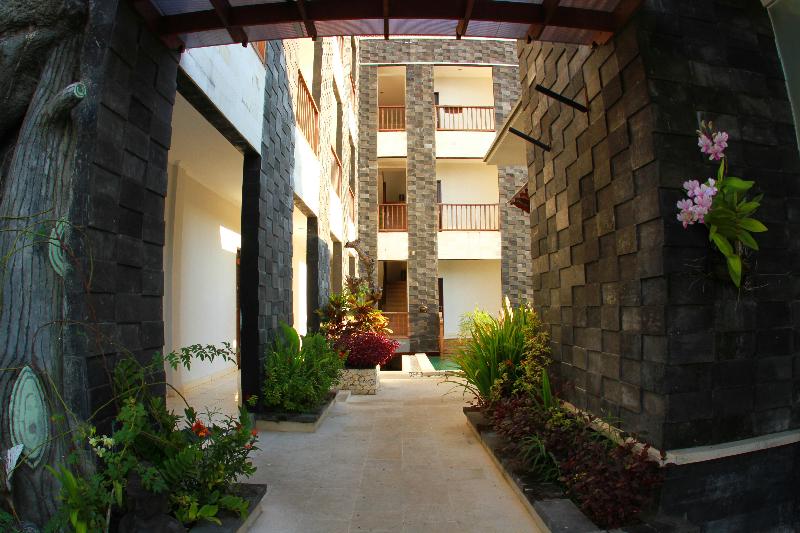 Mamo Uluwatu - Genel