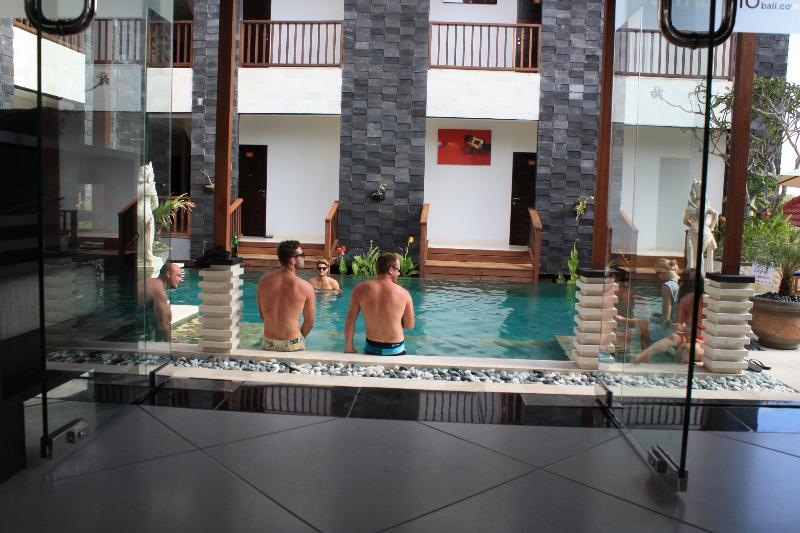 Mamo Uluwatu - Genel