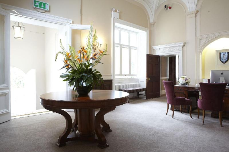 Wivenhoe House - Lobi
