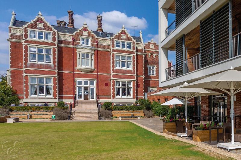 Wivenhoe House - Genel
