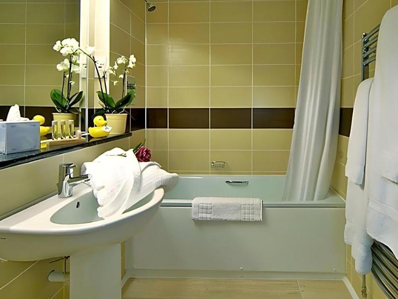 Brookfield Hotel - Genel