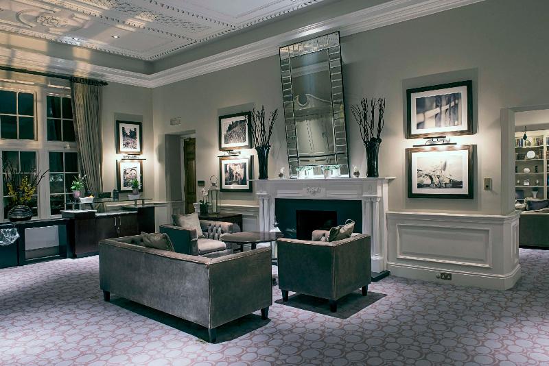 De Vere Cranage Estate - Lobi