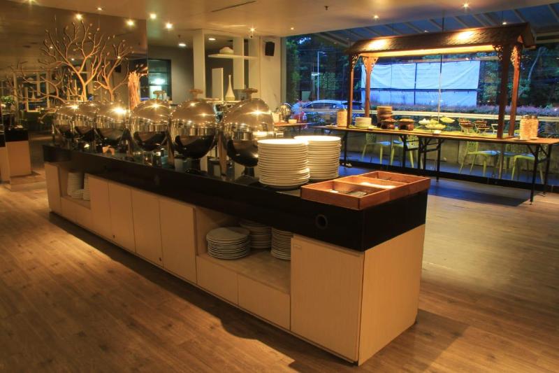 Pomelotel Patra Kuningan - Restoran