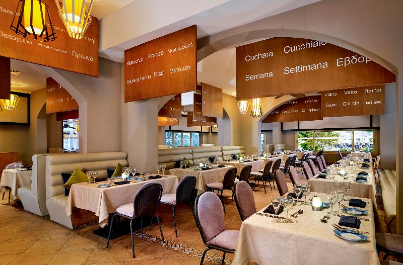 Coral Sea Holiday Resort & Aqua Park - Restoran