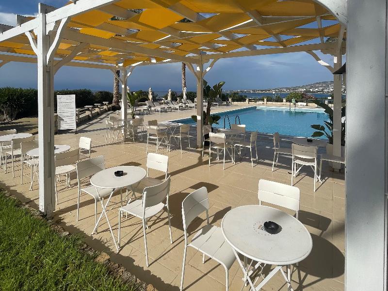 Vrachia Beach Hotel & Suites - Adults Only - Havuz