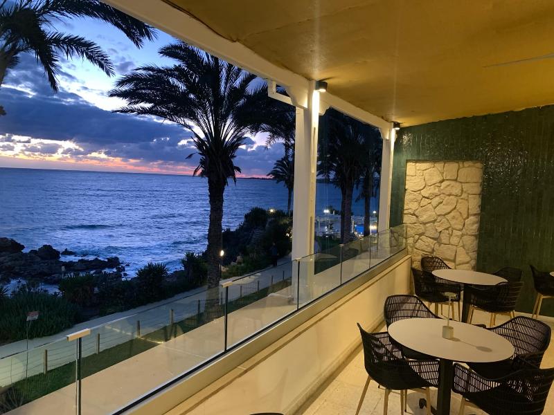 Vrachia Beach Hotel & Suites - Adults Only - Teras