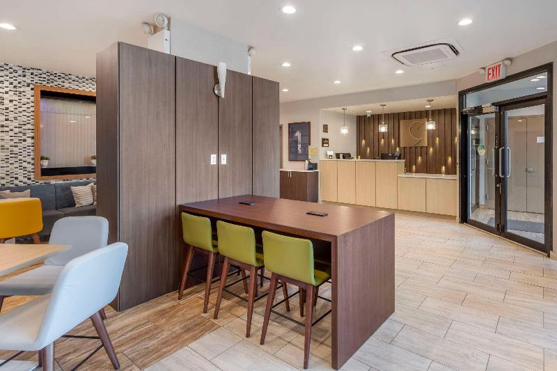 Times Square West Hotel, BW Signature Collection - Lobi