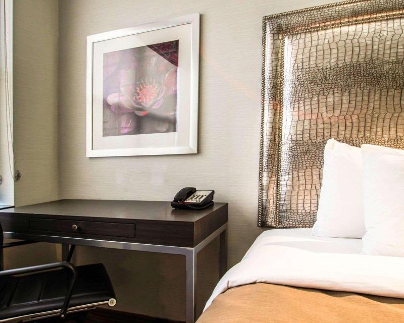 Times Square West Hotel, BW Signature Collection - Oda