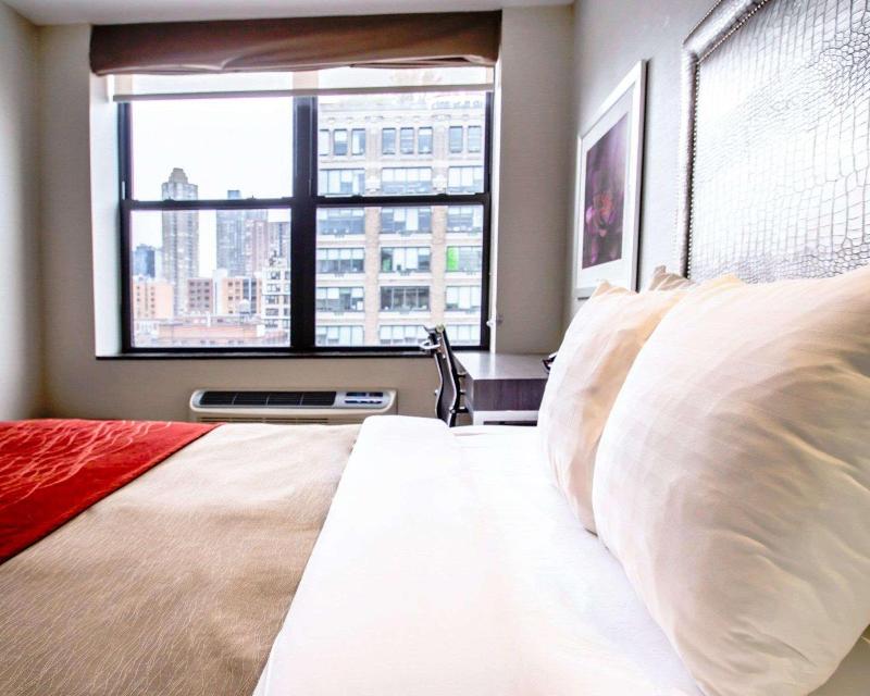 Times Square West Hotel, BW Signature Collection - Oda