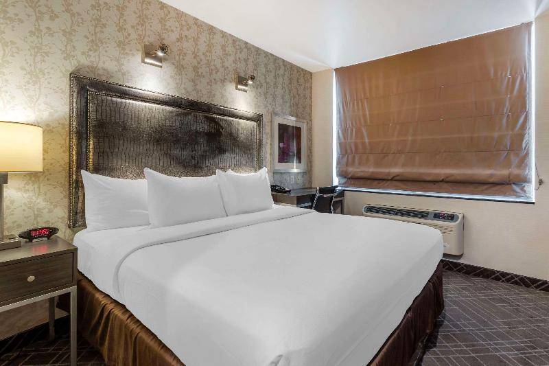 Times Square West Hotel, BW Signature Collection - Oda