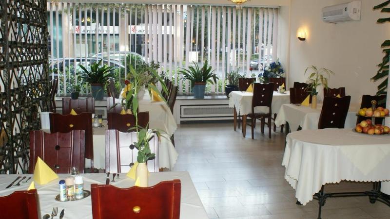 Bahn Hotel Dusseldorf - Lobi