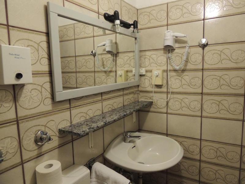 Bahn Hotel Dusseldorf - Genel